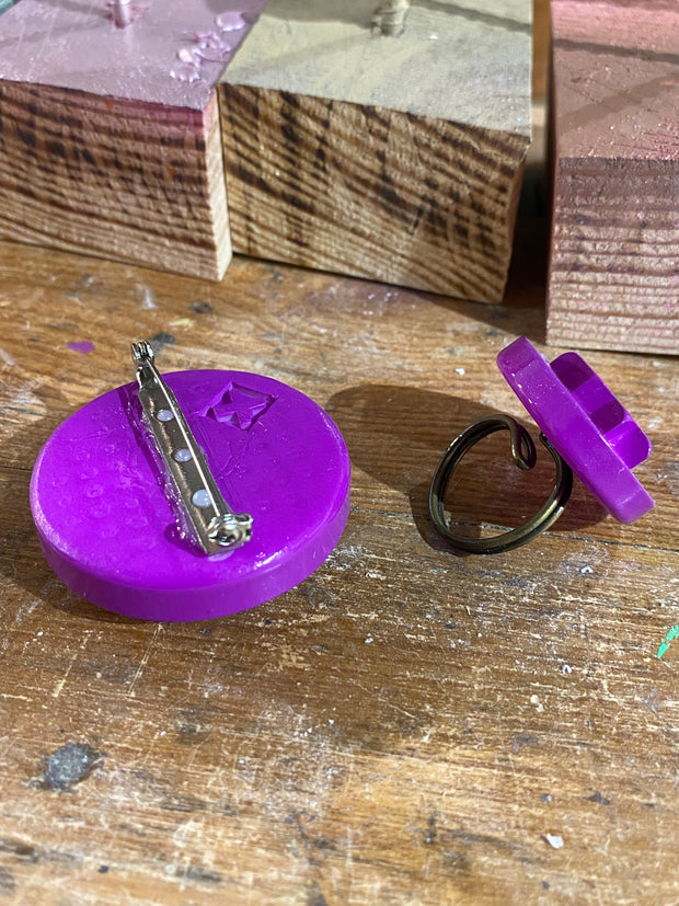 Anillo color fucsia fluor pata de gallo